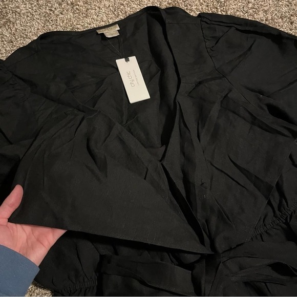 City Chic sweet sleeve faux wrap dress in black - Picture 4 of 10